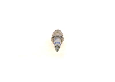 BOSCH 0 242 229 657 Číslo výrobce: Blister N26 - WR 8 BC. EAN: 3165143134146.