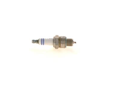 BOSCH 0 242 229 657 Číslo výrobce: Blister N26 - WR 8 BC. EAN: 3165143134146.