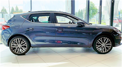 Boční ochranné lišty Seat Leon 2020- (hatchback)