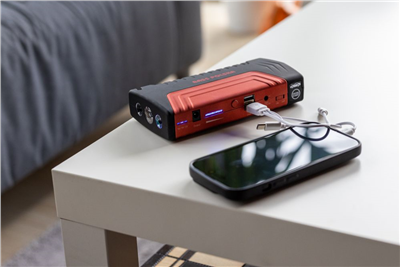 Powerbanka 15000mAh, 400-900A s funkcí startu a světlem BASS