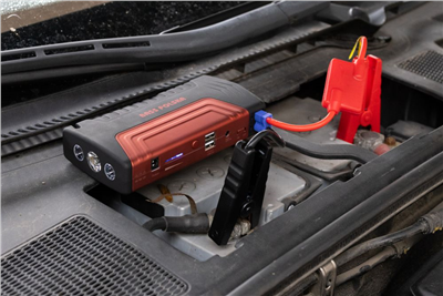 Powerbanka 15000mAh, 400-900A s funkcí startu a světlem BASS