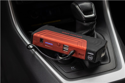 Powerbanka 15000mAh, 400-900A s funkcí startu a světlem BASS