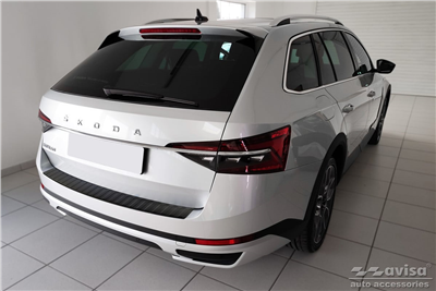 Ochranná lišta hrany kufru Škoda Superb 2015-2023 (combi, černá)