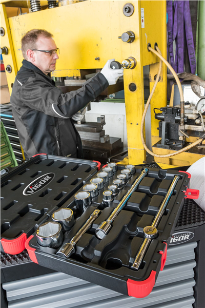 Vigor V2318N, Sada nástrčných klíčů 3/4