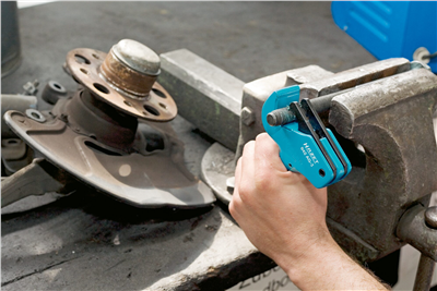 Univerzální dořezávací závitník | pro závity O 16–38 mm, rychloupínání, automatické nastavení